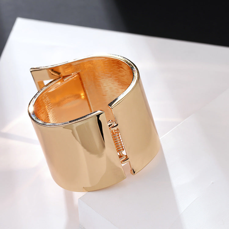 Wide Edge Gold Plated Bracelet with Geometric Buckle – Shiny and Modern