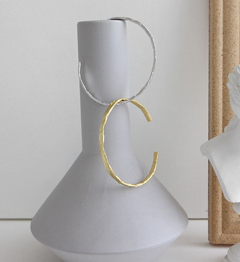 Unregelmäßiger Armreif mit Goldfoliendekor – Eleganz mit persönlichem Touch