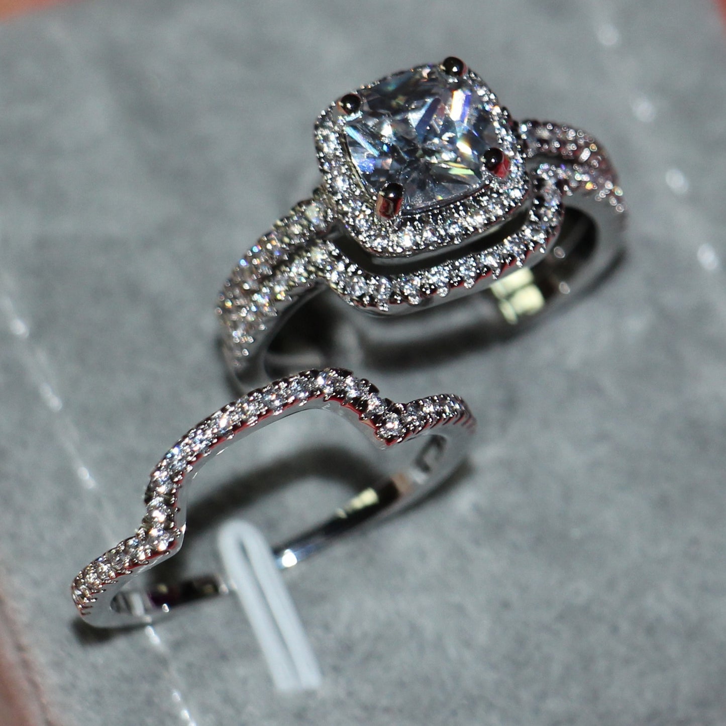 Gold-plated zirconia ring – elegance in European and American style