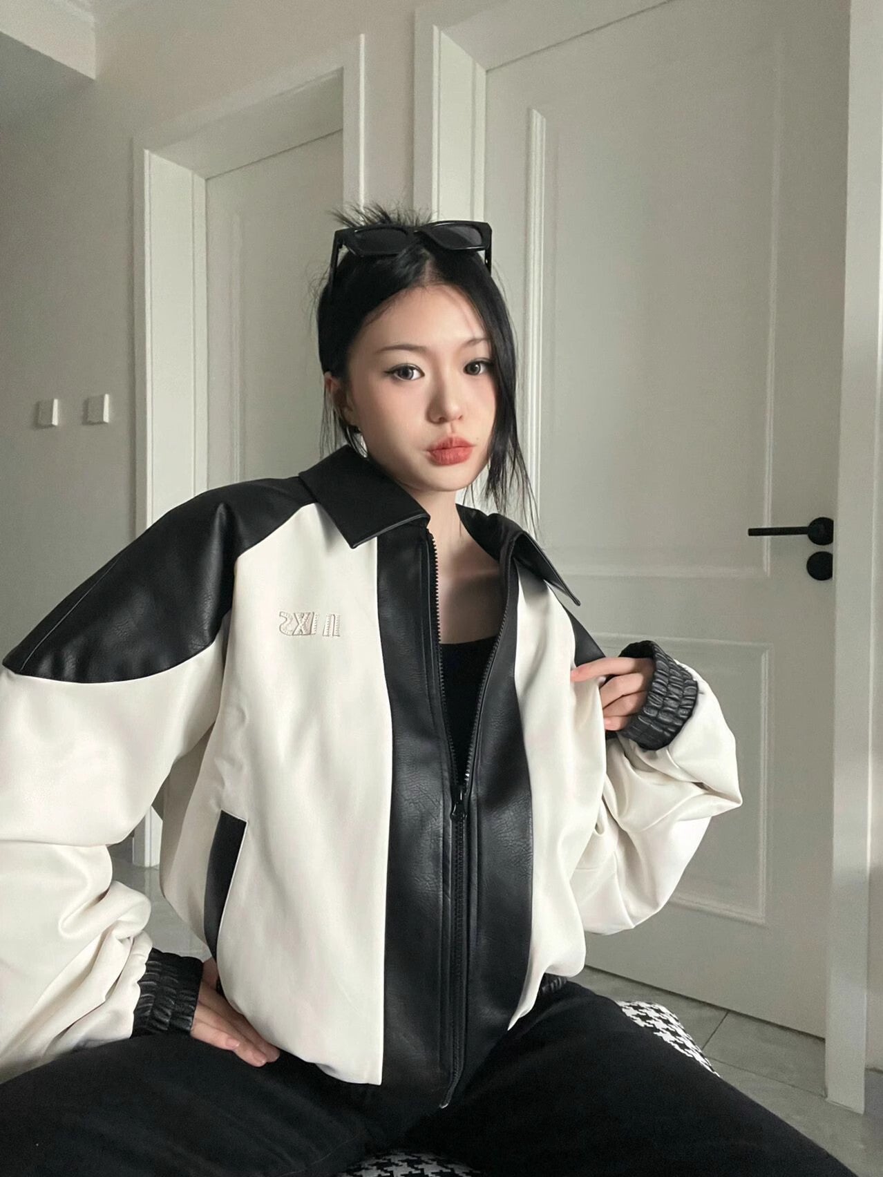 Loose-fitting long-sleeved top for spring