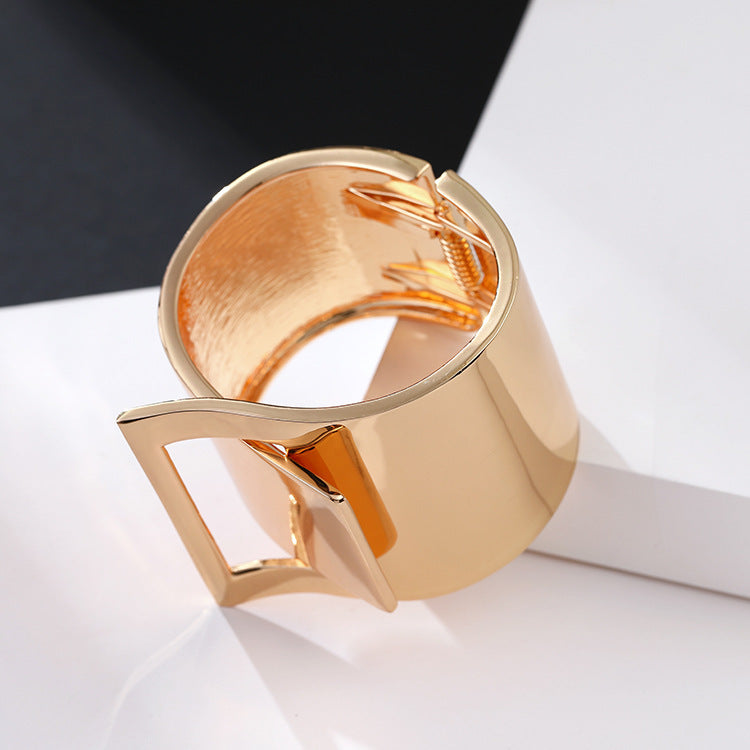 Wide Edge Gold Plated Bracelet with Geometric Buckle – Shiny and Modern
