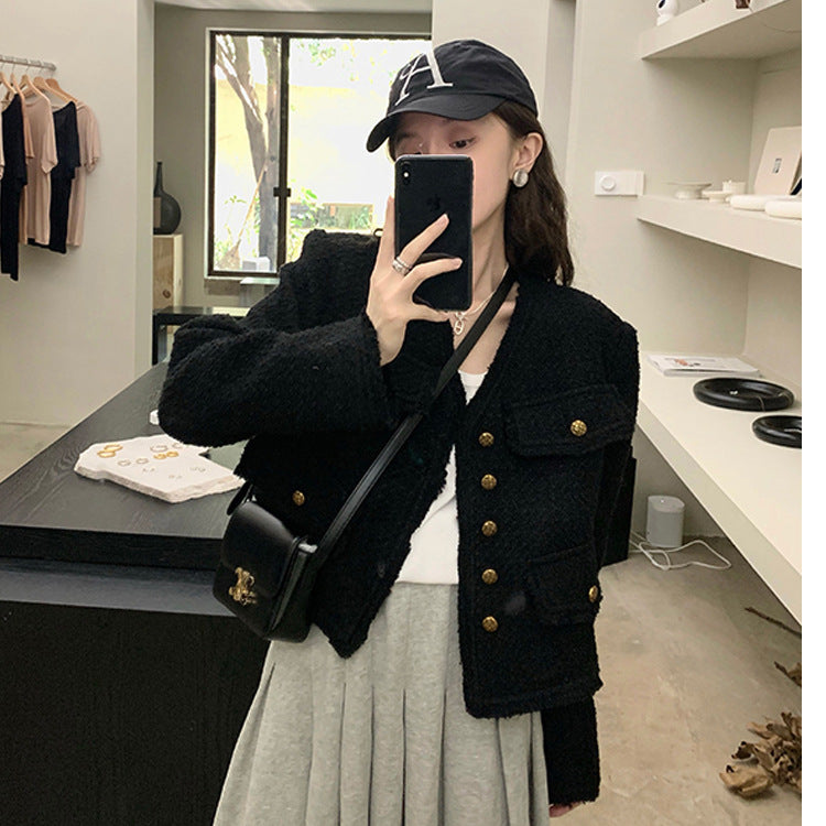 Fashionable Black Short Coat for Women – Simple and Elegant Style