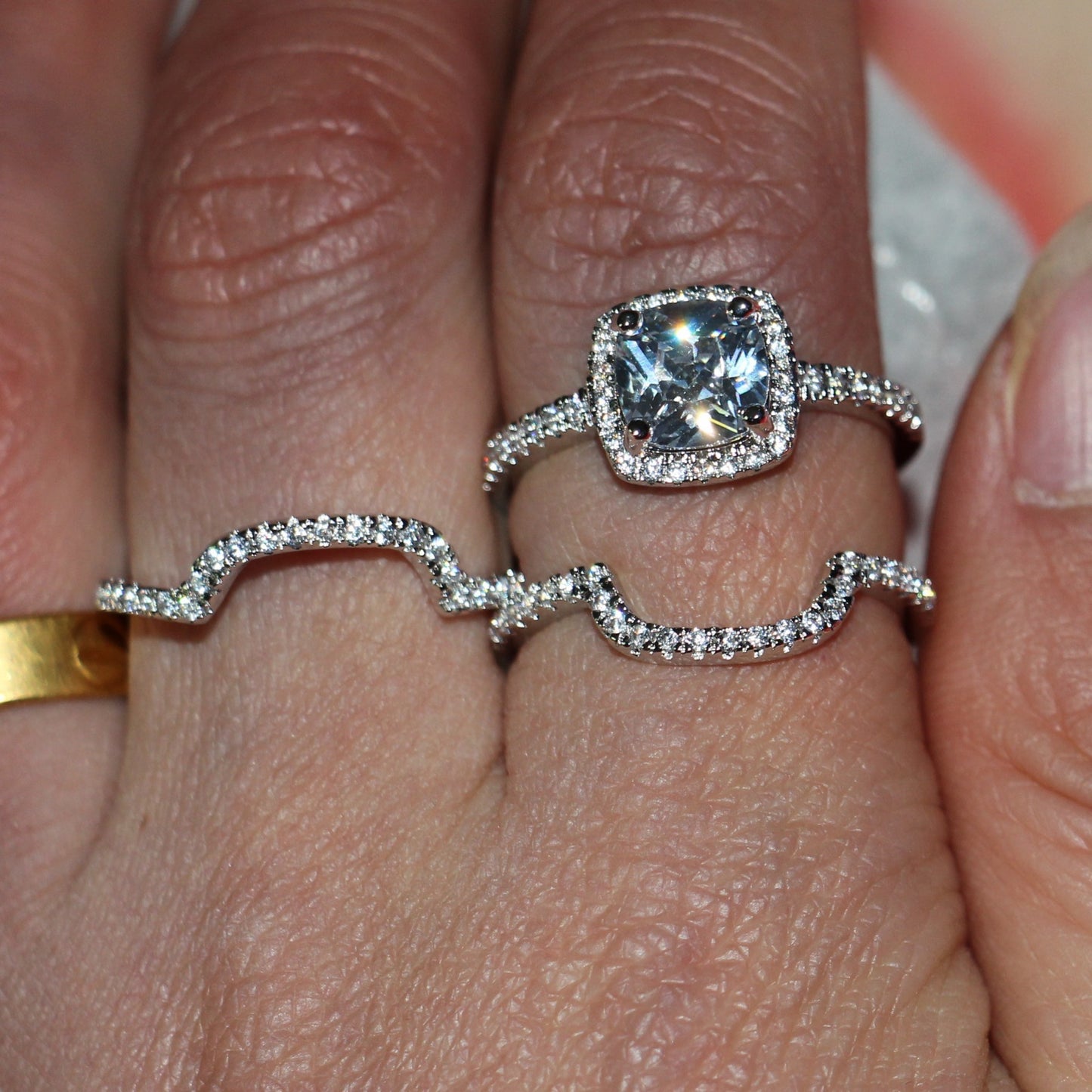Gold-plated zirconia ring – elegance in European and American style