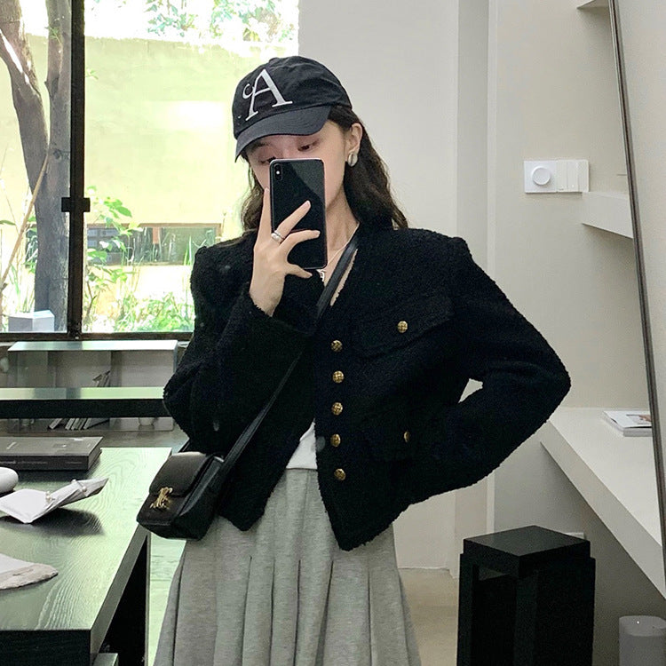Fashionable Black Short Coat for Women – Simple and Elegant Style