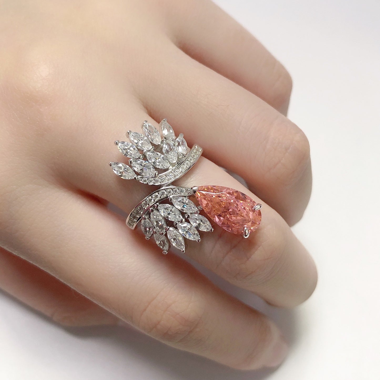 Silbervergoldeter 4-Karat-Tropfenring – Eleganz und Luxus für Damen