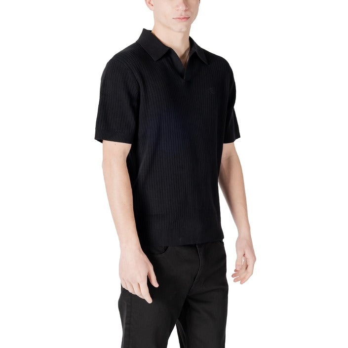 Polo Calvin Klein Jeans para hombre en negro con cuello en V