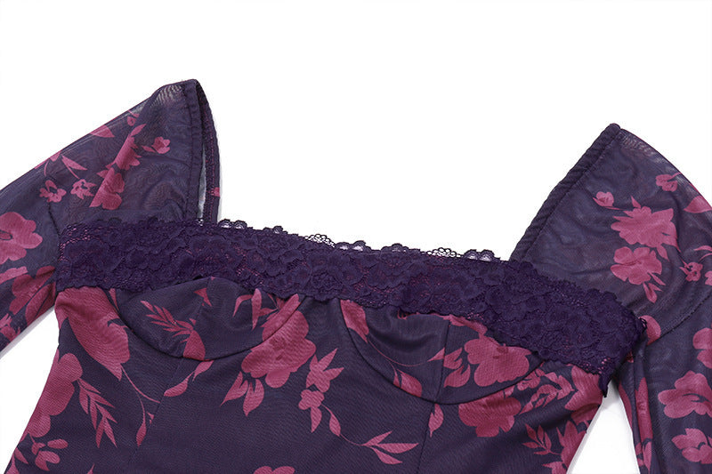 Tailliertes Kleid mit Print und Nahtdetails
