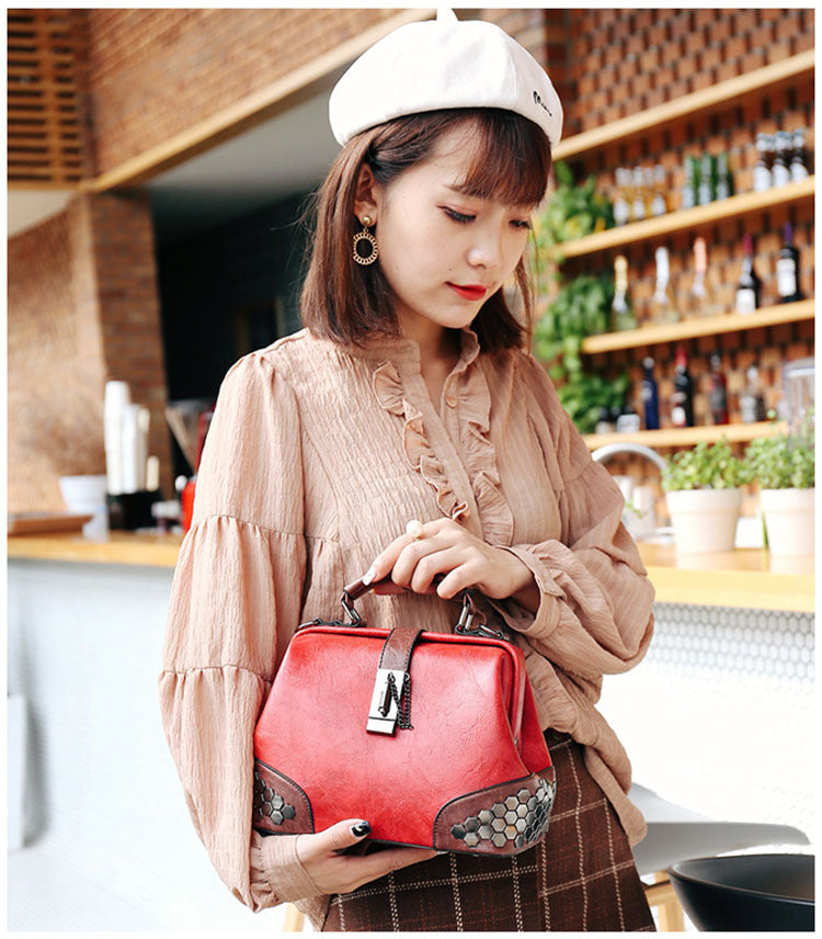 Elegant women's shoulder bag made of PU leather - stylish and versatile for everyday and leisure use