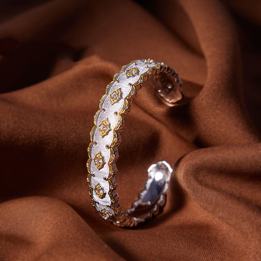 Pulsera de plata chapada en oro S925 con adornos de diamantes: estilo cortesano y elegancia 