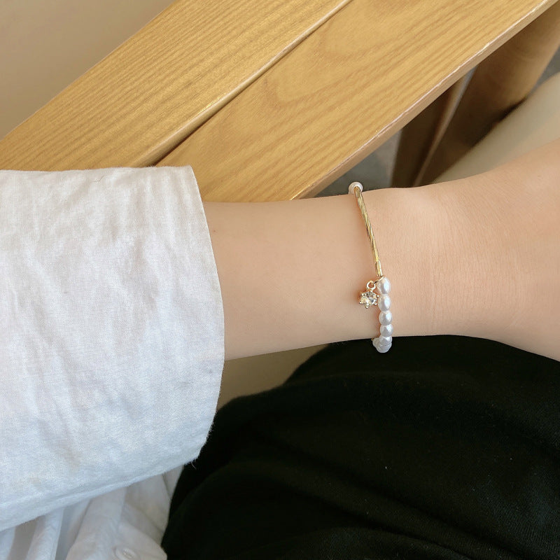 Elegantes und Schönes Perlen-Armband