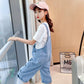 Trendy Baumwoll-T-Shirt und Denim-Latzhosen-Set für Mädchen – Zweiteiliger Kinderanzug