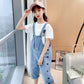 Trendy Baumwoll-T-Shirt und Denim-Latzhosen-Set für Mädchen – Zweiteiliger Kinderanzug