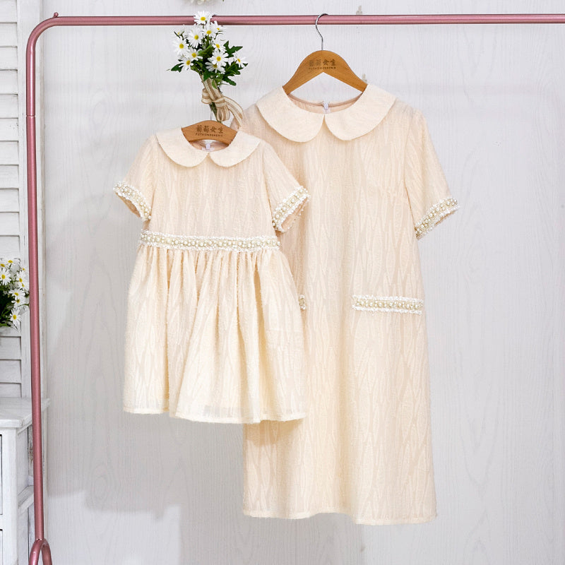 Sommerliche Familienoutfits für Mutter und Kind