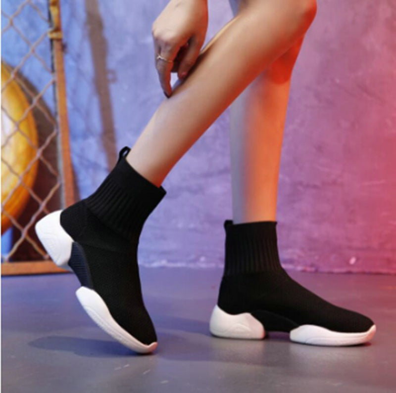 Trendy high-top sneakers for women – stylish, comfortable and versatile