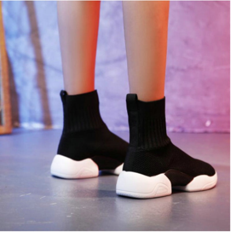 Trendy high-top sneakers for women – stylish, comfortable and versatile