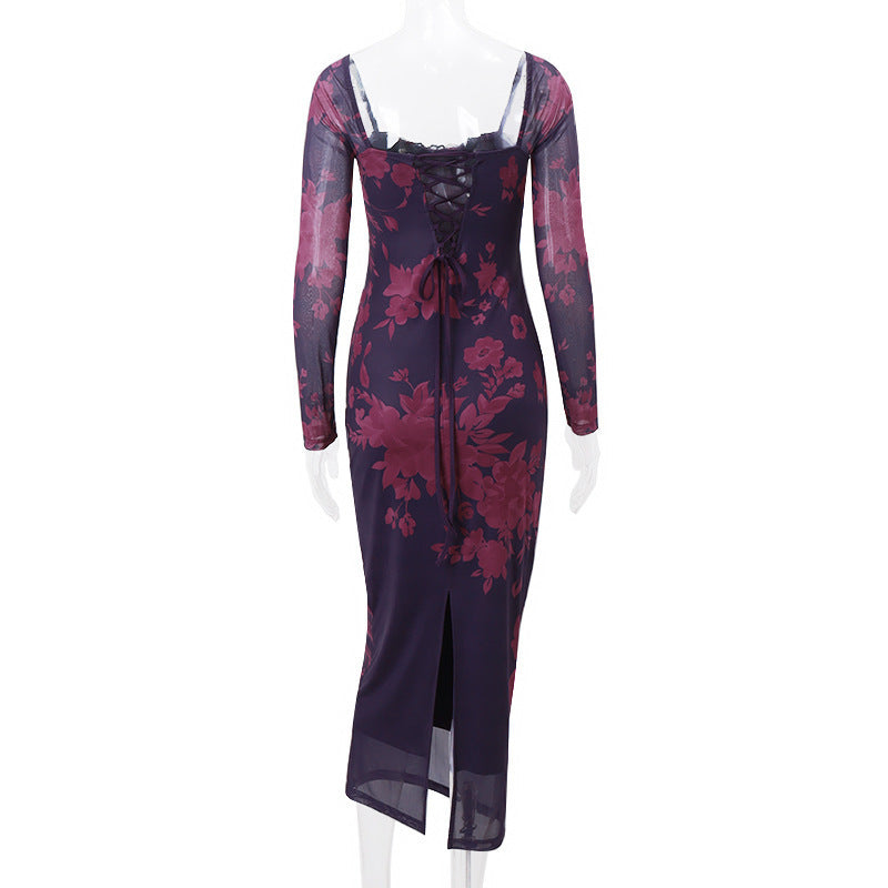 Tailliertes Kleid mit Print und Nahtdetails