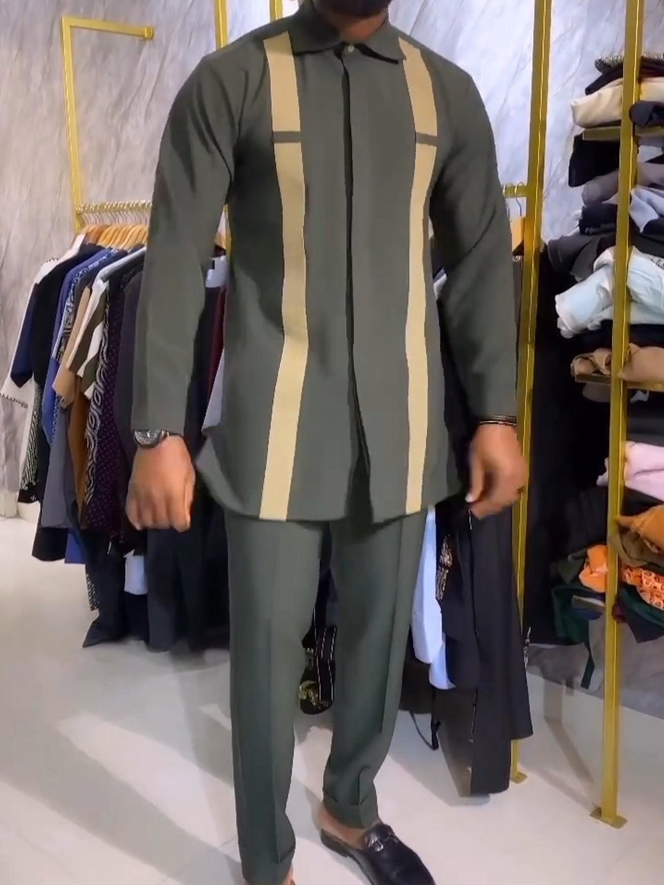 Color-coordinated, fashionable, breathable, casual and versatile outfits