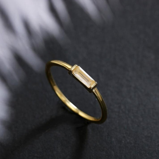 Golden gemstone ring – elegance made of 925 silver
