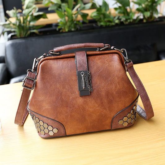 Elegant women's shoulder bag made of PU leather - stylish and versatile for everyday and leisure use