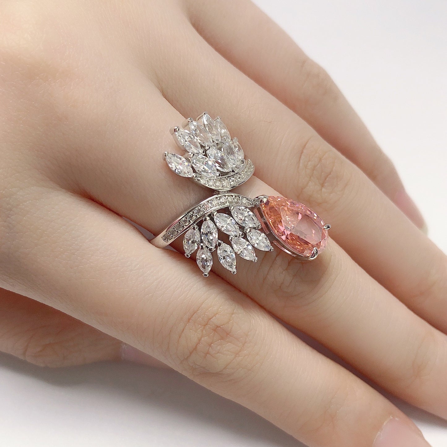 Silbervergoldeter 4-Karat-Tropfenring – Eleganz und Luxus für Damen