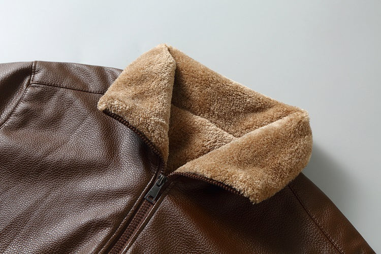 Men's leather jacket with lapels and fleece lining