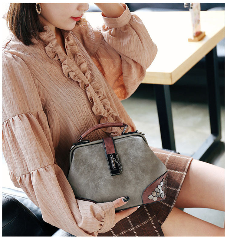 Elegant women's shoulder bag made of PU leather - stylish and versatile for everyday and leisure use
