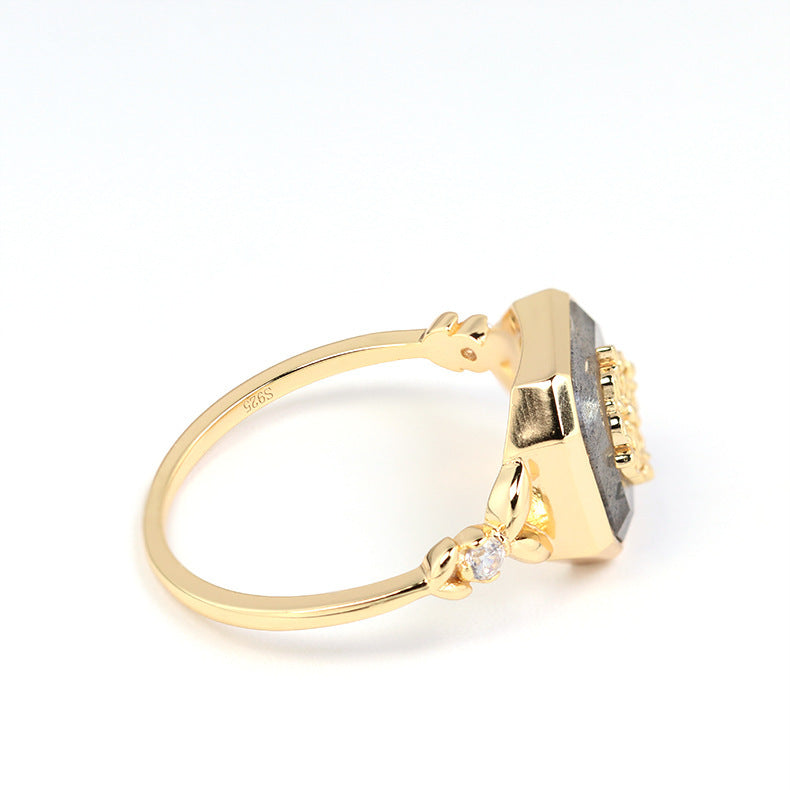 Anillo de plata S925 con baño de oro K y labradorita natural - diseño vintage para mujer