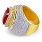 Anillo de hombre con baño de oro de 18 quilates y circonitas: elegancia y estilo