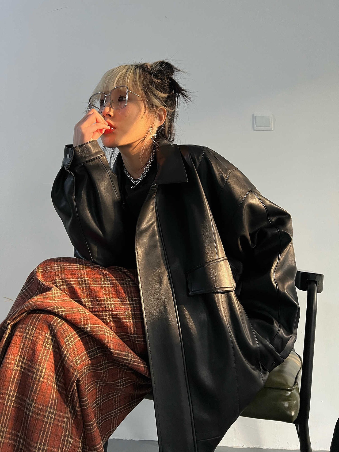 Damen-Lose-Passform-Kurzmantel aus PU-Leder im Retro-Stil