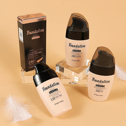 Feuchtigkeitsspendender Concealer und natürliche Make-up-Grundierung