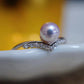 Damen 18K Gold und Diamant V-förmiger Mode Einfacher Ring