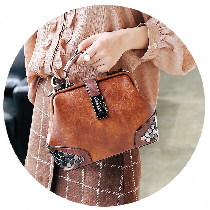 Elegant women's shoulder bag made of PU leather - stylish and versatile for everyday and leisure use