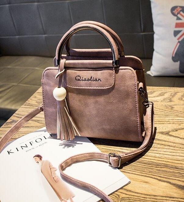 Bolso de mujer de moda: bolso elegante con detalles elegantes
