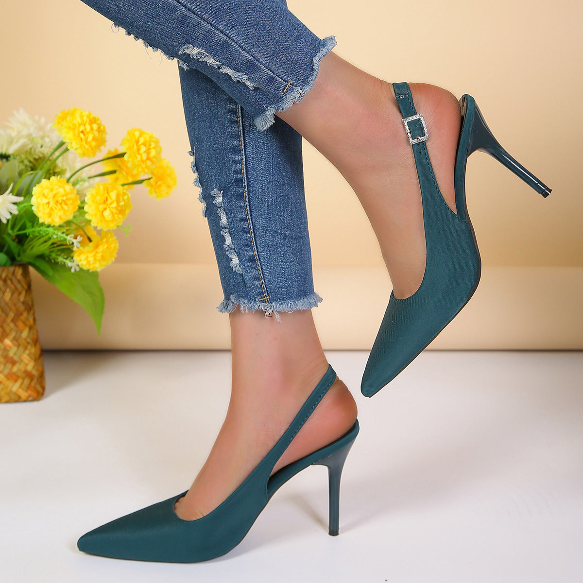 Elegant slingback stiletto pumps – summery high heels for women with style