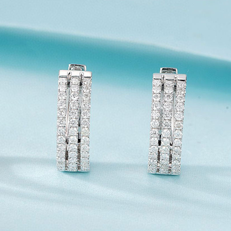 Pendientes de oro blanco de 18 quilates con diamantes naturales