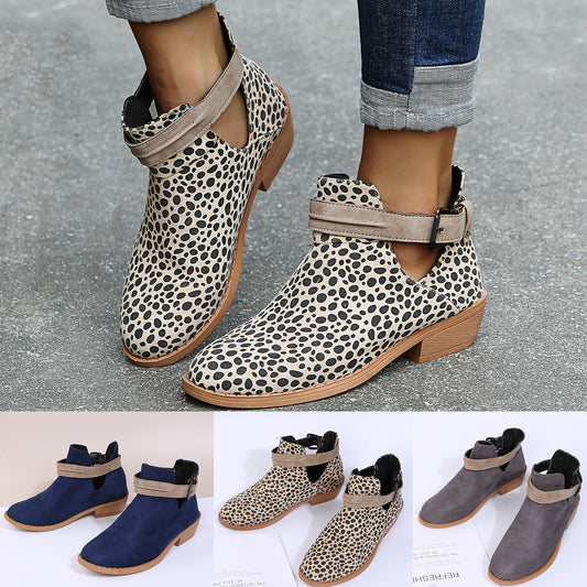 Botines de leopardo con hebilla y escote en pico - modernos y cómodos