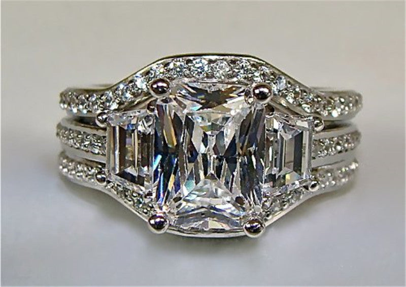 Vintage 10K White Gold Ring with 3 Carat Lab Diamond – Elegance and Luxury