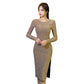 Vestido de lentejuelas con espalda abierta en dorado