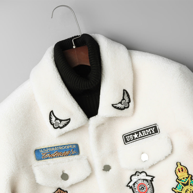 Fashionable white lambskin jacket with grain structure