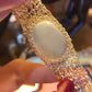14K Golddraht-Armband mit Natürlichem Weißen Chalcedon – Eleganz und Raffinesse
