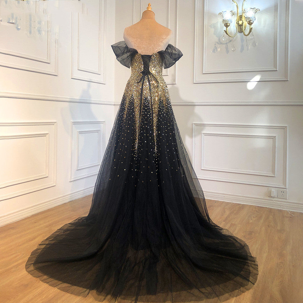 Vestido de noche tostado de novia con banquete de un solo hombro en oro negro