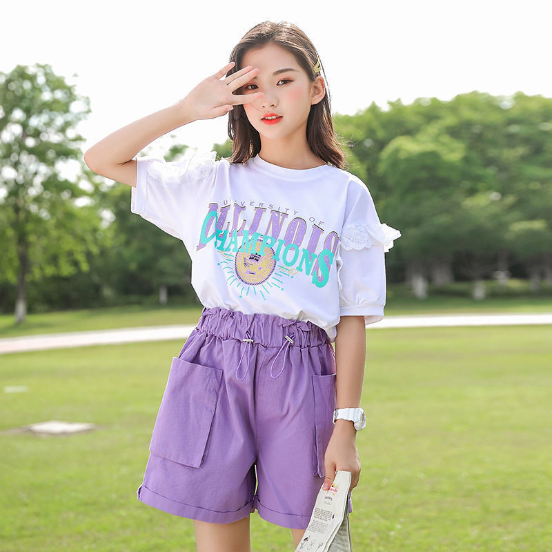 Mädchen Zweiteiler – Kurzarm-Shirt und Shorts im modischen, schlichten Stil