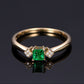 Anillo con esmeralda bañado en oro de 18 quilates: elegancia en un diseño cuadrado
