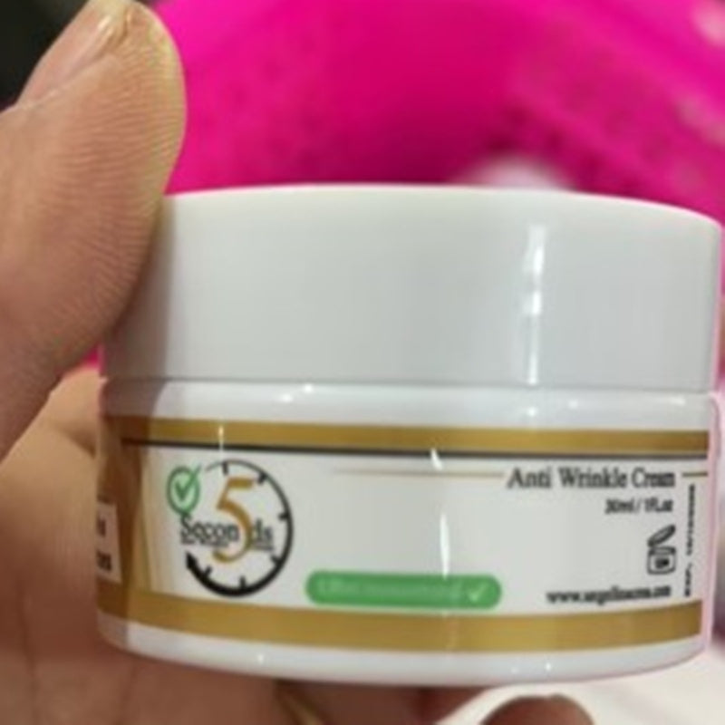 Aktive Retinol-Gesichtscreme für heiße Hautpflegeprodukte